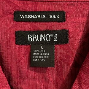Men’s Bruno maroon/burgundy 100% silk button down shirt.